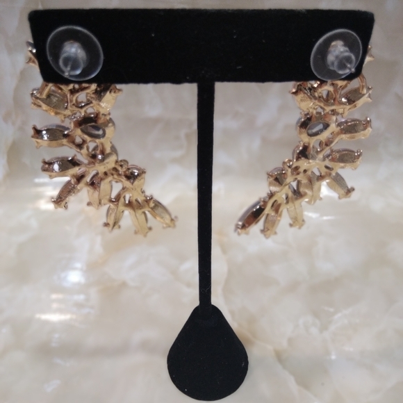 Rhinestone Wing Shape Stud Earrings In Pink - Picture 3 of 6